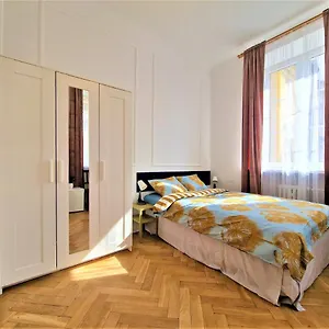 https://jw-apartments-witojaska-rooms.warsawhotelspoland.com