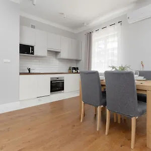 https://city-center-aparthotel-chmielna-by-renters.warsawhotelspoland.com